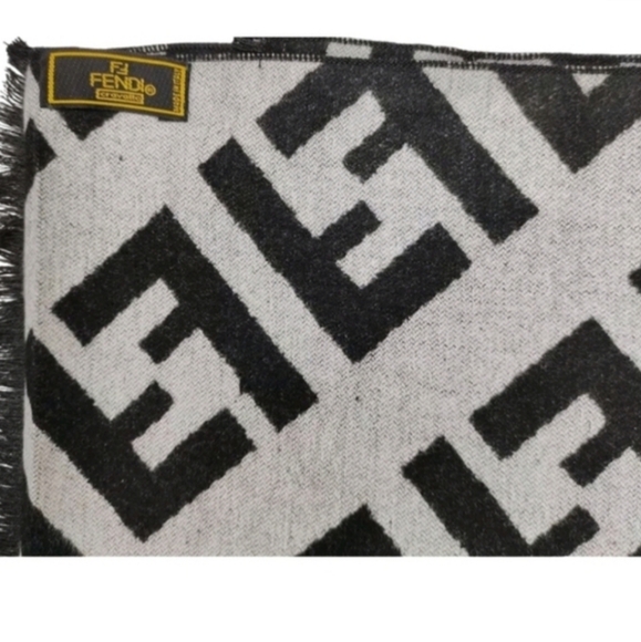 🏅NWOT Fendi Zucca Cashmere Scarf🥎GIFT - Picture 6 of 10